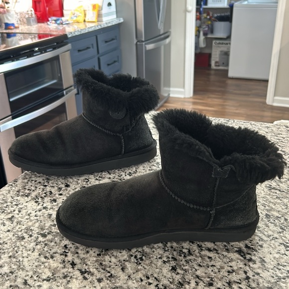 UGG Australia Mini Bailey Button Ankle 3352 Sheepskin Boots Black Women Size 9 - Picture 6 of 13
